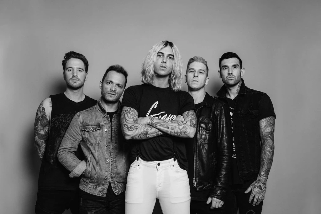 SLEEPING WITH SIRENS
